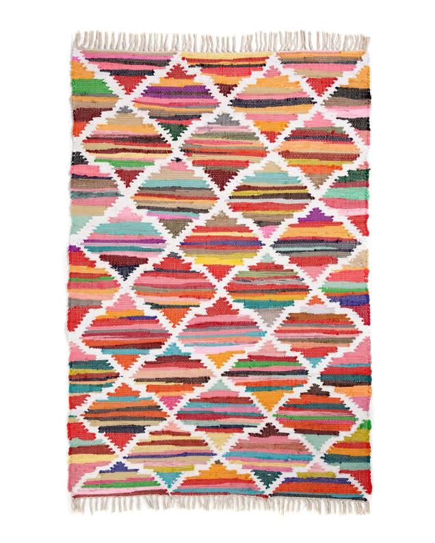 Tapete Kilim Color, de algodão, 1,20 x 1,80 m. <a href="https://www.riachuelo.com.br/tapete-kilim-color-120x180cm-13000861001_sku" target="_blank" rel="noopener">Riachuelo</a>, R$ 599,90 Tapete Kilim Color, de algodão, 1,20 x 1,80 m. <a href="https://www.riachuelo.com.br/tapete-kilim-color-120x180cm-13000861001_sku" target="_blank" rel="noopener">Riachuelo</a>, R$ 599,90