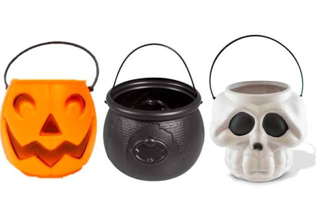 Kit com 3 baldinhos de plástico (8 cm). <a href="https://www.digiplasfestas.com.br/kit-balde-caldeirao-abobora-e-caveira-halloween-c3?utm_source=Site&utm_medium=GoogleMerchant&utm_campaign=GoogleMerchant&gclid=EAIaIQobChMIvtPV5JOa3gIVgQOGCh1waA2EEAkYASABEgLdG_D_BwE" target="_blank" rel="noopener">Digiplas Festas</a>, R$ 12,99 Kit com 3 baldinhos de plástico (8 cm). <a href="https://www.digiplasfestas.com.br/kit-balde-caldeirao-abobora-e-caveira-halloween-c3?utm_source=Site&utm_medium=GoogleMerchant&utm_campaign=GoogleMerchant&gclid=EAIaIQobChMIvtPV5JOa3gIVgQOGCh1waA2EEAkYASABEgLdG_D_BwE" target="_blank" rel="noopener">Digiplas Festas</a>, R$ 12,99