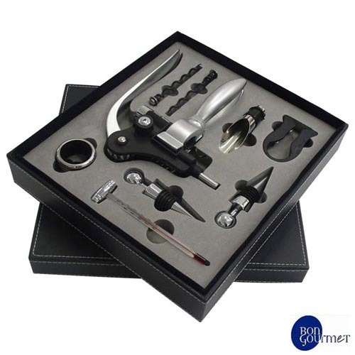 Kit de vinho Bon Gourmet, com 9 peças e estojo. <a href="https://www.fastshop.com.br/web/p/d/RJ7452PTO_PRD/kit-vinho-bon-gourmet-inox-preto-7452w-fast?partner=parceiro-google&cm_mmc=cpc_Shopping-_-RJ7452PTO_PRD&gclid=EAIaIQobChMIs_OKtd_S4gIVBgyRCh3gcwCfEAkYByABEgIw5vD_BwE" target="_blank" rel="noopener">Fast Shop</a>, R$ 194,35<h1 class="product-detail-title"></h1><div class="row"><div class="col-12 col-md-3 left-content"><div class="row my-2"></div></div></div>