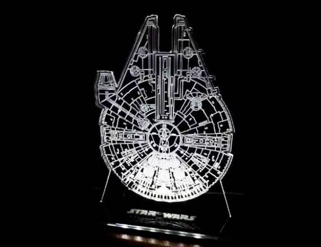 Luminária de acrílico Millenium Falcom, de LED, com 17 cm de altura (110 ou 220 V). <a href="https://www.artgeek.com.br/luminarias/luminaria-acrilico-star-wars-millenium-falcom/1724?gclid=EAIaIQobChMI8q3DyaSC4gIVjAuRCh3oswifEAkYHyABEgIPHfD_BwE" target="_blank" rel="noopener">Artgeek</a>, R$ 110,90 Luminária de acrílico Millenium Falcom, de LED, com 17 cm de altura (110 ou 220 V). <a href="https://www.artgeek.com.br/luminarias/luminaria-acrilico-star-wars-millenium-falcom/1724?gclid=EAIaIQobChMI8q3DyaSC4gIVjAuRCh3oswifEAkYHyABEgIPHfD_BwE" target="_blank" rel="noopener">Artgeek</a>, R$ 110,90