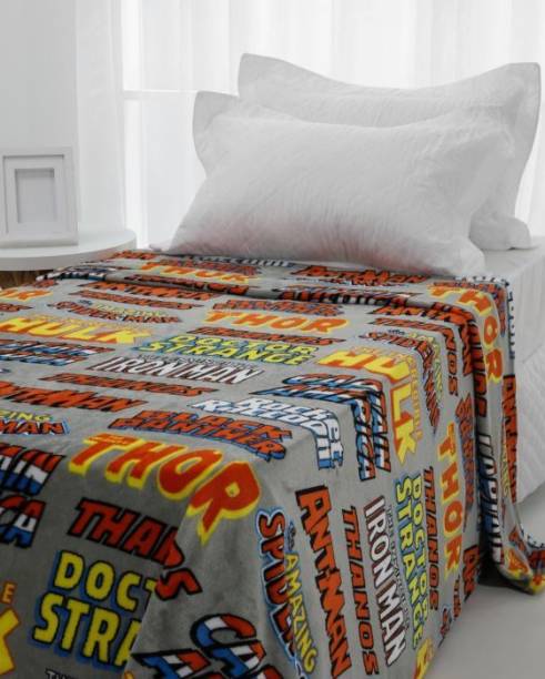 Manta de solteiro (1,5 x 2,2 m) Flannel Vingadores Marvel, de flanela. <a href="https://www.riachuelo.com.br/manta-solteiro-flannel-vingadores-marvel-13044168001_sku?src_click=item_page.recs_product_1&id=13044168001" target="_blank" rel="noopener">Riachuelo</a>, R$ 69,90 Manta de solteiro (1,5 x 2,2 m) Flannel Vingadores Marvel, de flanela. <a href="https://www.riachuelo.com.br/manta-solteiro-flannel-vingadores-marvel-13044168001_sku?src_click=item_page.recs_product_1&id=13044168001" target="_blank" rel="noopener">Riachuelo</a>, R$ 69,90