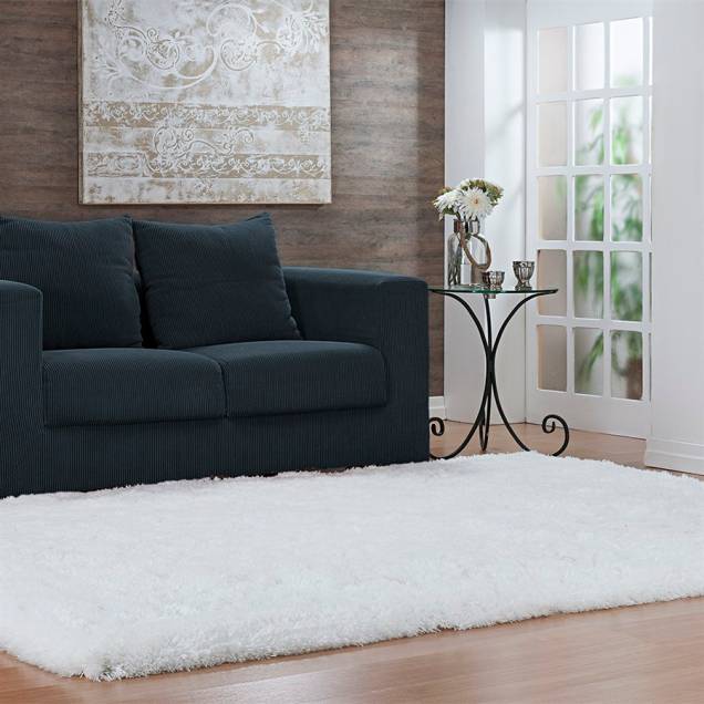 Tapete Oslo, da Niazitex, de poliéster, 2 x 1,40 m. <a href="https://www.niazi.com.br/p/tapete+oslo+140+x+200+-+niazitex" target="_blank" rel="noopener">Niazi Chohfi</a>, R$ 465,41 Tapete Oslo, da Niazitex, de poliéster, 2 x 1,40 m. <a href="https://www.niazi.com.br/p/tapete+oslo+140+x+200+-+niazitex" target="_blank" rel="noopener">Niazi Chohfi</a>, R$ 465,41