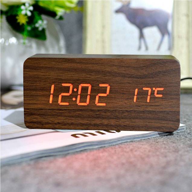 Relógio de mesa digital, com LED (data, hora e temperatura), medidas de 15 x 7 x 4 cm. Funciona com pilha ou cabo USB. <a href="https://www.americanas.com.br/produto/28314281/relogio-de-mesa-digital-data-hora-temperatura-led-sensor?WT.srch=1&acc=e789ea56094489dffd798f86ff51c7a9&epar=bp_pl_00_go_rel_todas_geral_gmv&gclid=EAIaIQobChMItomgu7vs4wIVBgaRCh2ZYwNJEAQYAiABEgICxPD_BwE&i=5c808b8849f937f6253fab2c&o=59de757beec3dfb1f8374217&opn=YSMESP&sellerId=1133262000278&sellerid=1133262000278&wt.srch=1" target="_blank" rel="noopener">Americanas.com</a>, R$ 47 Relógio de mesa digital, com LED (data, hora e temperatura), medidas de 15 x 7 x 4 cm. Funciona com pilha ou cabo USB. <a href="https://www.americanas.com.br/produto/28314281/relogio-de-mesa-digital-data-hora-temperatura-led-sensor?WT.srch=1&acc=e789ea56094489dffd798f86ff51c7a9&epar=bp_pl_00_go_rel_todas_geral_gmv&gclid=EAIaIQobChMItomgu7vs4wIVBgaRCh2ZYwNJEAQYAiABEgICxPD_BwE&i=5c808b8849f937f6253fab2c&o=59de757beec3dfb1f8374217&opn=YSMESP&sellerId=1133262000278&sellerid=1133262000278&wt.srch=1" target="_blank" rel="noopener">Americanas.com</a>, R$ 47