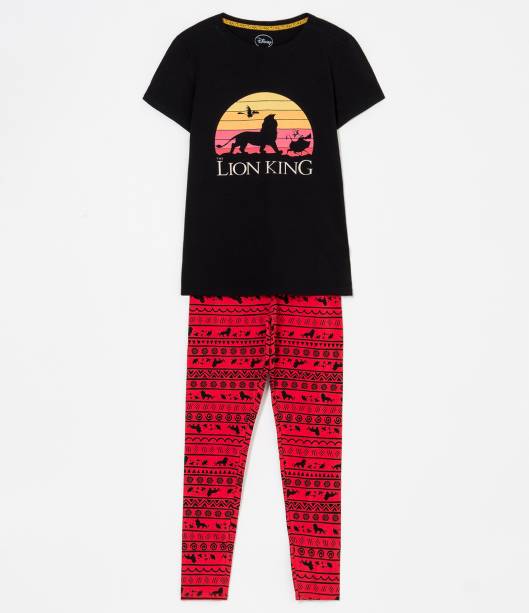 Pijama manga curta estampa Rei Leão, R$ 99,90 - Renner