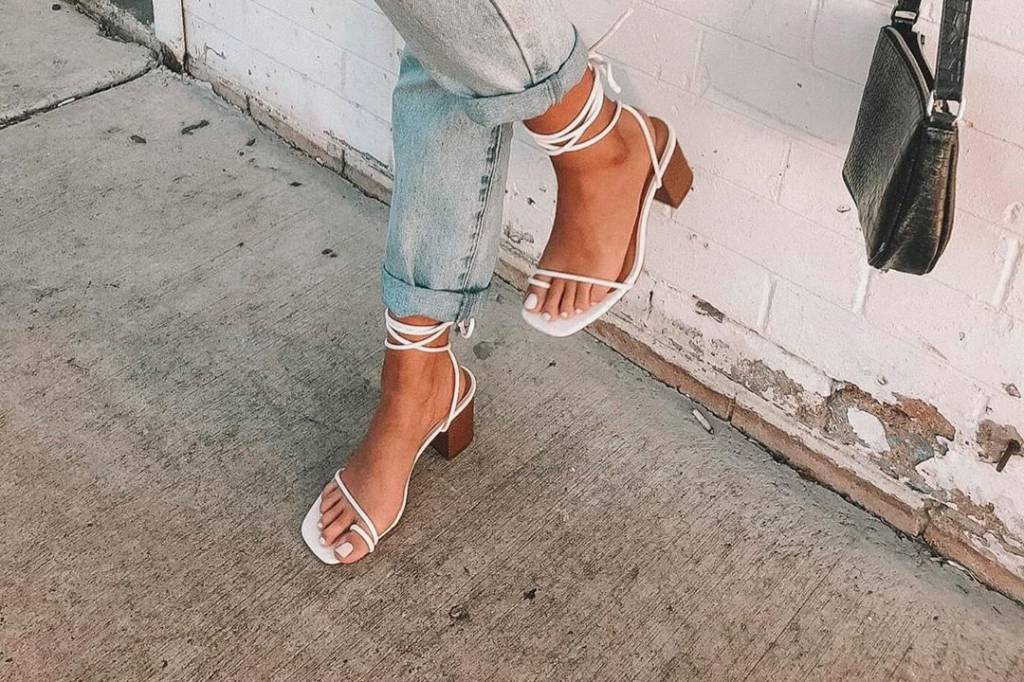 Descubra a febre dos sapatos do verão 2020