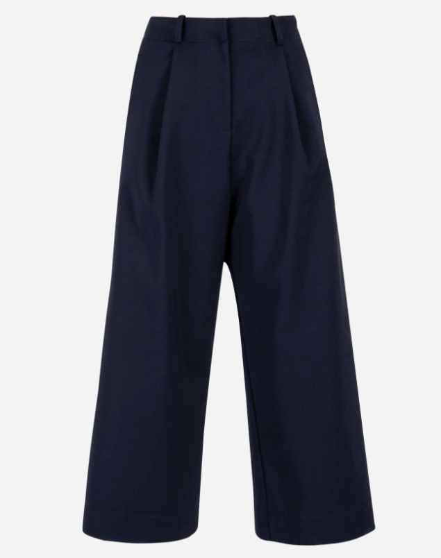 Encontre <a href="https://amaro.com/p/calca-culotte-essential/marinho" target="_blank" rel="noopener">por R$ 169,90</a> Encontre <a href="https://amaro.com/p/calca-culotte-essential/marinho" target="_blank" rel="noopener">por R$ 169,90</a>