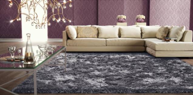 Tapete Show, da São Carlos, de poliéster, 1,50 x 1 m. <a href="https://www.doural.com.br/tapete-tufting-show-frevo-1-00x1-50/p" target="_blank" rel="noopener">Doural</a>, R$ 462,55 Tapete Show, da São Carlos, de poliéster, 1,50 x 1 m. <a href="https://www.doural.com.br/tapete-tufting-show-frevo-1-00x1-50/p" target="_blank" rel="noopener">Doural</a>, R$ 462,55