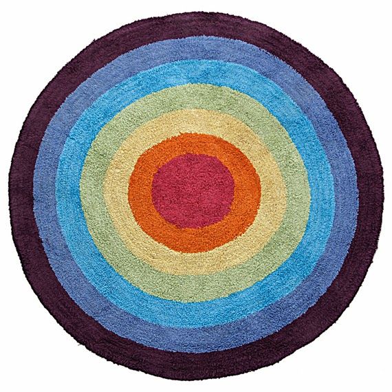 Tapete Sunshine redondo, de algodão, 1,20 m de diâmetro. <a href="https://www.tokstok.com.br/tapete-redondo-120-multicor-sunshine/p" target="_blank" rel="noopener">Tok & Stok</a>, R$ 257,50 Tapete Sunshine redondo, de algodão, 1,20 m de diâmetro. <a href="https://www.tokstok.com.br/tapete-redondo-120-multicor-sunshine/p" target="_blank" rel="noopener">Tok & Stok</a>, R$ 257,50