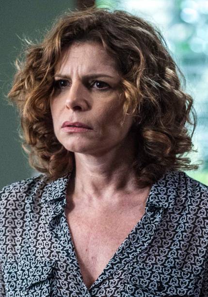 2016: A Elisa da série <em>Justiça</em> tinha cabelos médios e bastante repicados. O tom loiro escuro com mechas douradas iluminava o visual. 2016: A Elisa da série <em>Justiça</em> tinha cabelos médios e bastante repicados. O tom loiro escuro com mechas douradas iluminava o visual.