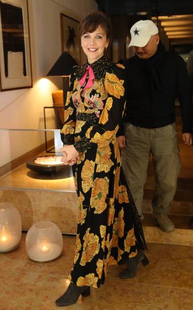 <strong>Maggie Gyllenhaal</strong> veste<strong> Gucci</strong> em sessão de fotos do júri do festival. <strong>Maggie Gyllenhaal</strong> veste<strong> Gucci</strong> em sessão de fotos do júri do festival.