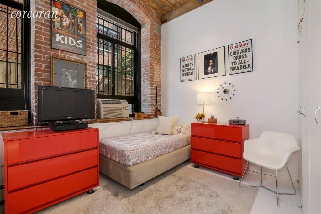 Antiga fábrica de relógios se transforma em apê industrial no Brooklyn 051-1