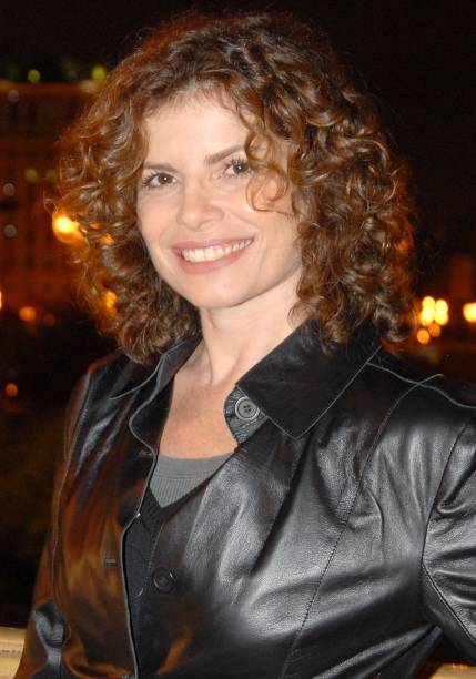 2008: Ao natural para interpretar a Lena de <em>Queridos Amigos</em>. A coloração ficou por conta do loiro escuro com a raiz um pouco mais escura. 2008: Ao natural para interpretar a Lena de <em>Queridos Amigos</em>. A coloração ficou por conta do loiro escuro com a raiz um pouco mais escura.