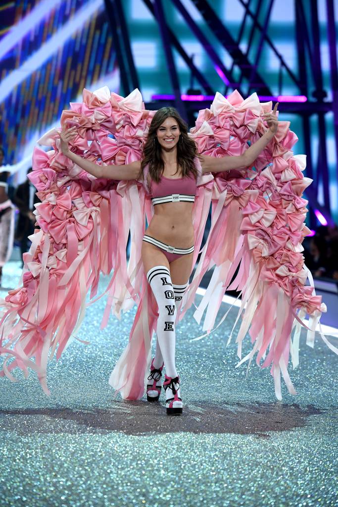 2016 Victoria's Secret Fashion Show em Paris