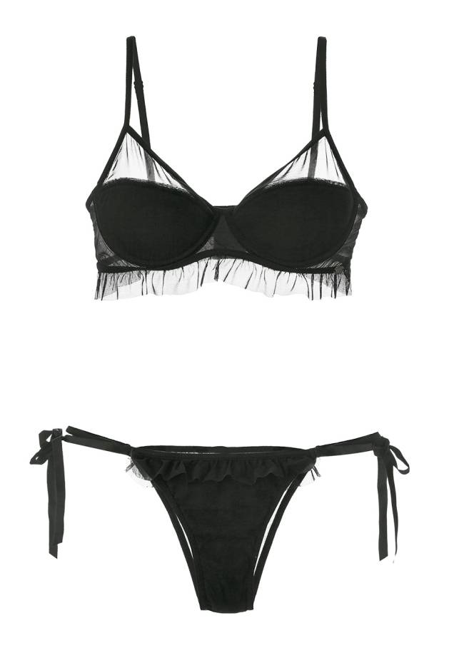 Calcinha e sutiã de tule, <strong>Cisô</strong>, R$ 242 Calcinha e sutiã de tule, <strong>Cisô</strong>, R$ 242