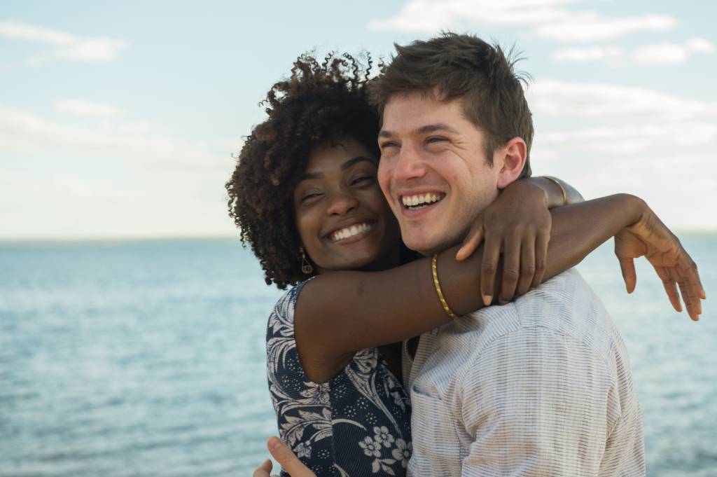 Erika Januza e Caio Paduan (O Outro Lado do Paraíso)