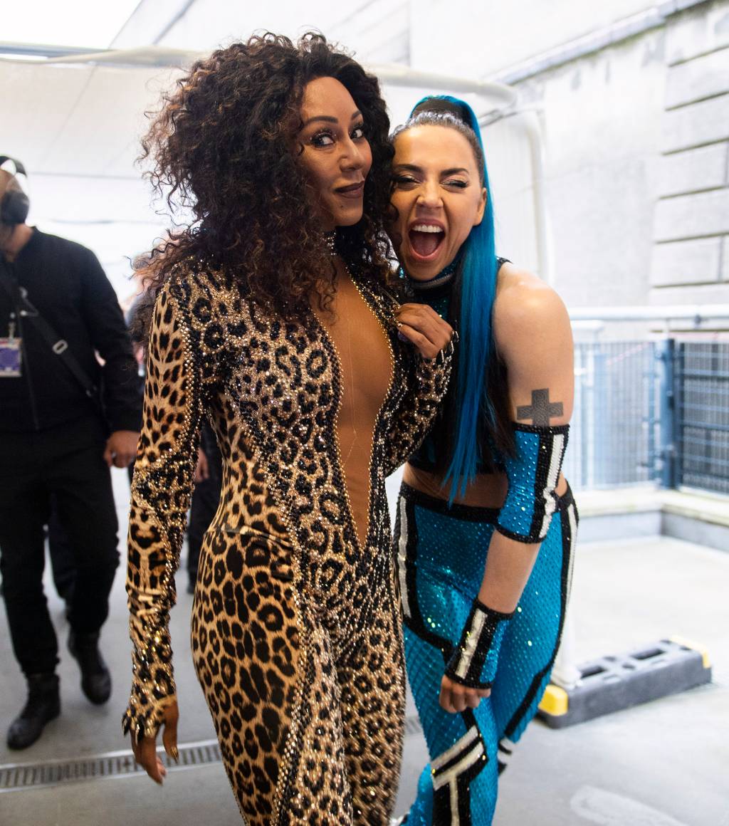 spice-girls-figurinos-da-nova-turne 361758_883212_sg_dublin_timms_0002