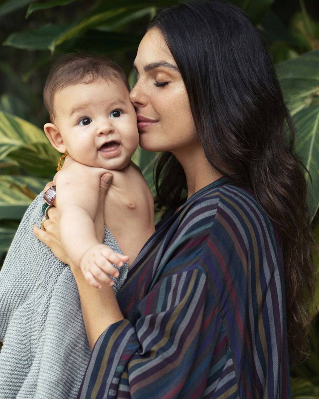 Veja as fotos do batizado do Rael, filho de Isis Valverde