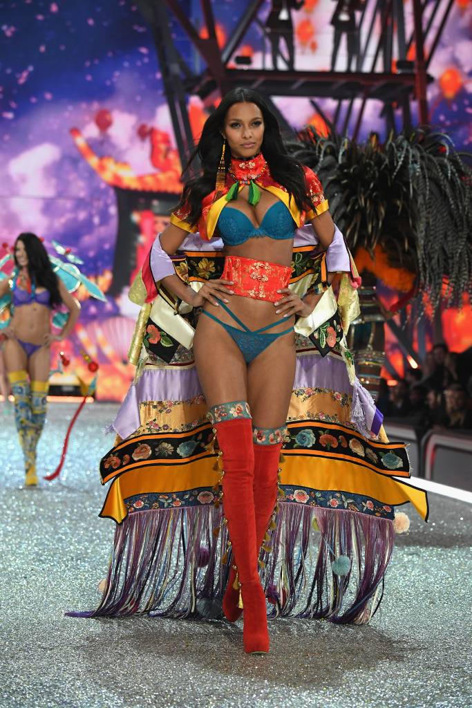 2016 Victoria's Secret Fashion Show em Paris