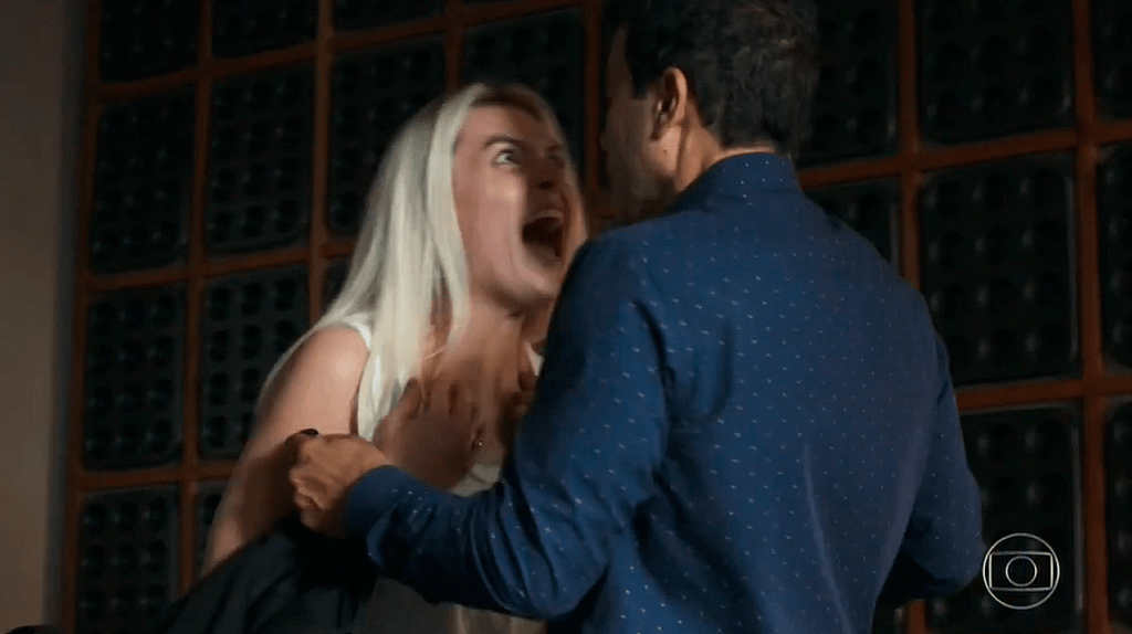 A Dona do Pedaço, Kim finge assédio A Dona do Pedaço, Kim finge assédio