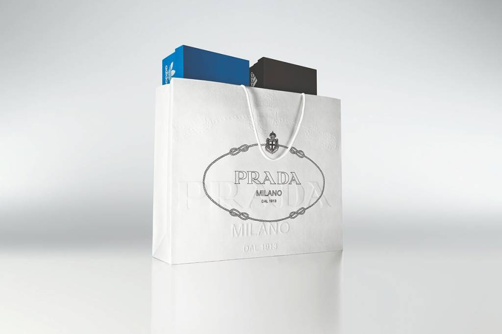 Prepare o bolso: a coleção Prada x Adidas finalmente está entre nós