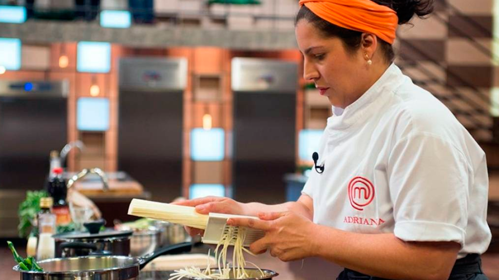 Adriana é eliminada do MasterChef Profissionais