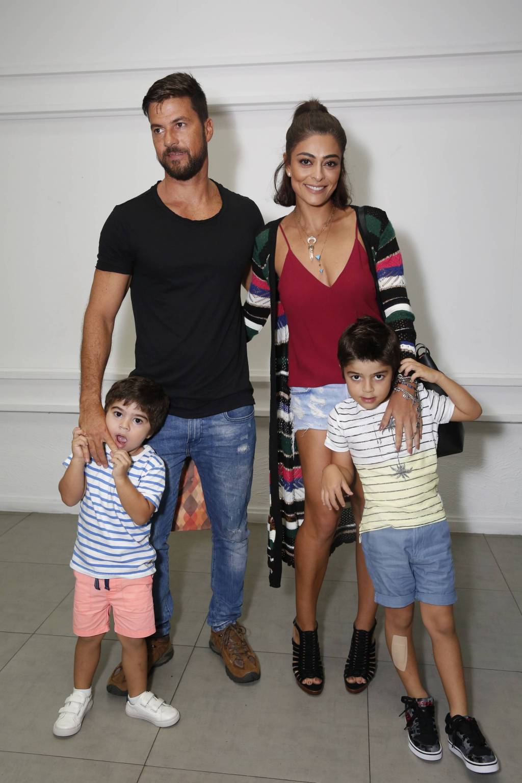Juliana Paes e família Juliana Paes e família