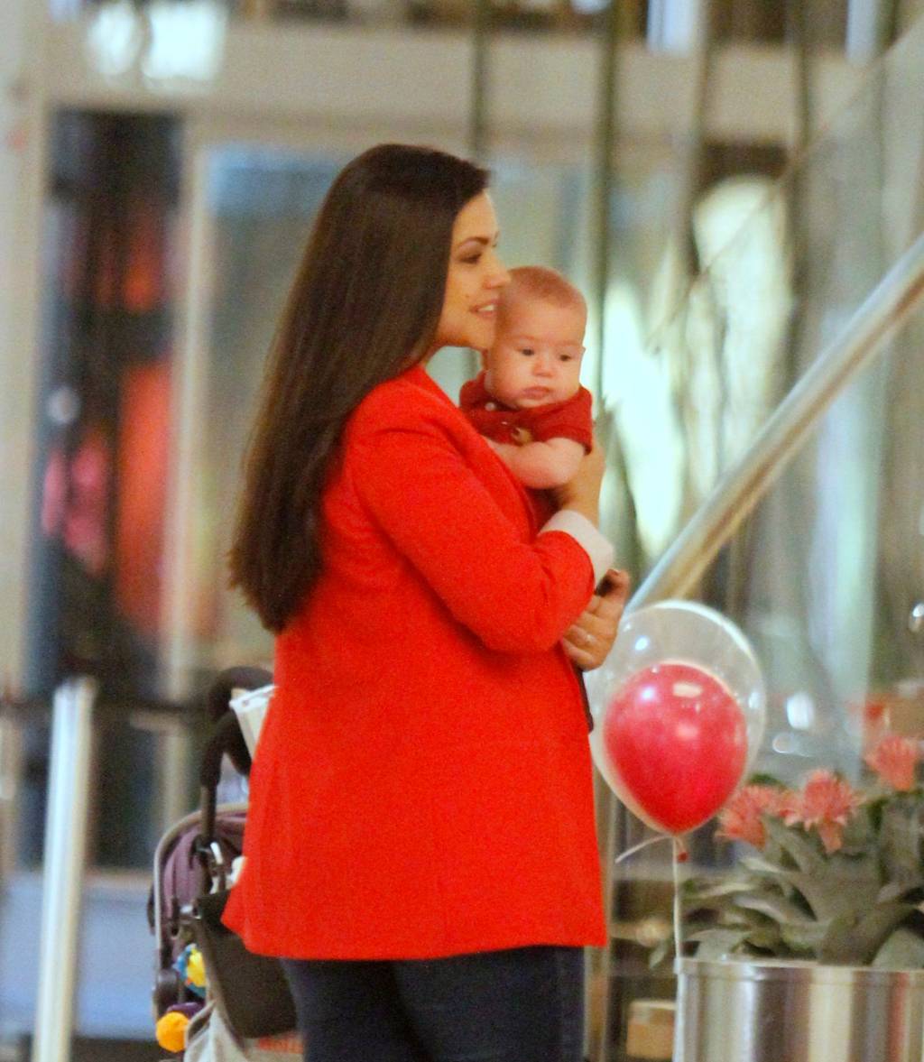 agnews_foto_michel_telo_e_thais_ferzosa_com_seus_filhos_em_passeio_super_divertido_no_village_mall_na_barra_da_tijucaexclusivo_20171020_1119_g-2