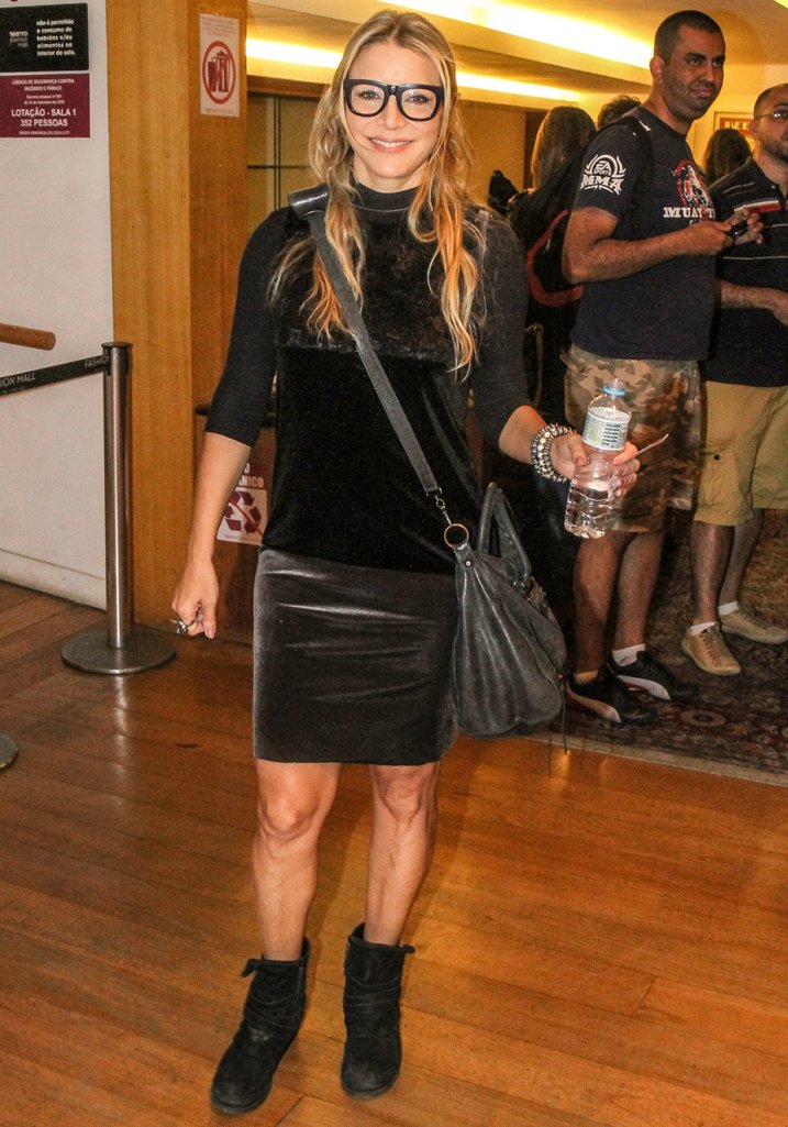 agnews_foto_ultimo_apresentacao_da_peca_tryo_eletryco_que_teve_carolina_dieckmann_pretinho_da_serrinha_e_maria_ribeiro_20170803_1110_g-5