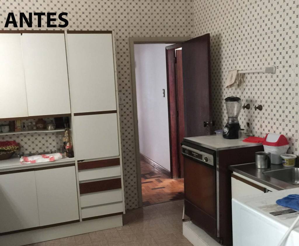 Antes&depois: esta cozinha ficou um charme, toda branca com móveis azuis