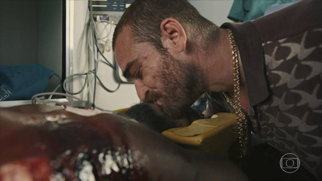 Beijo homoafetivo em Sob Pressão Beijo homoafetivo em Sob Pressão