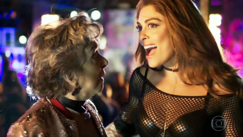 No baile, Betty Faria dança MC Kevinho em “A Força do Querer”