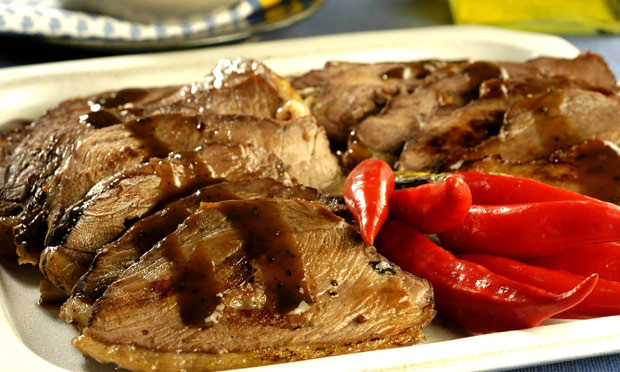 Bife de picanha com molho adocicado Bife de picanha com molho adocicado