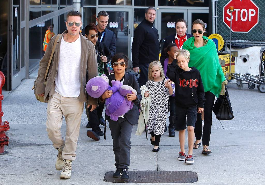 Angelina Jolie e família