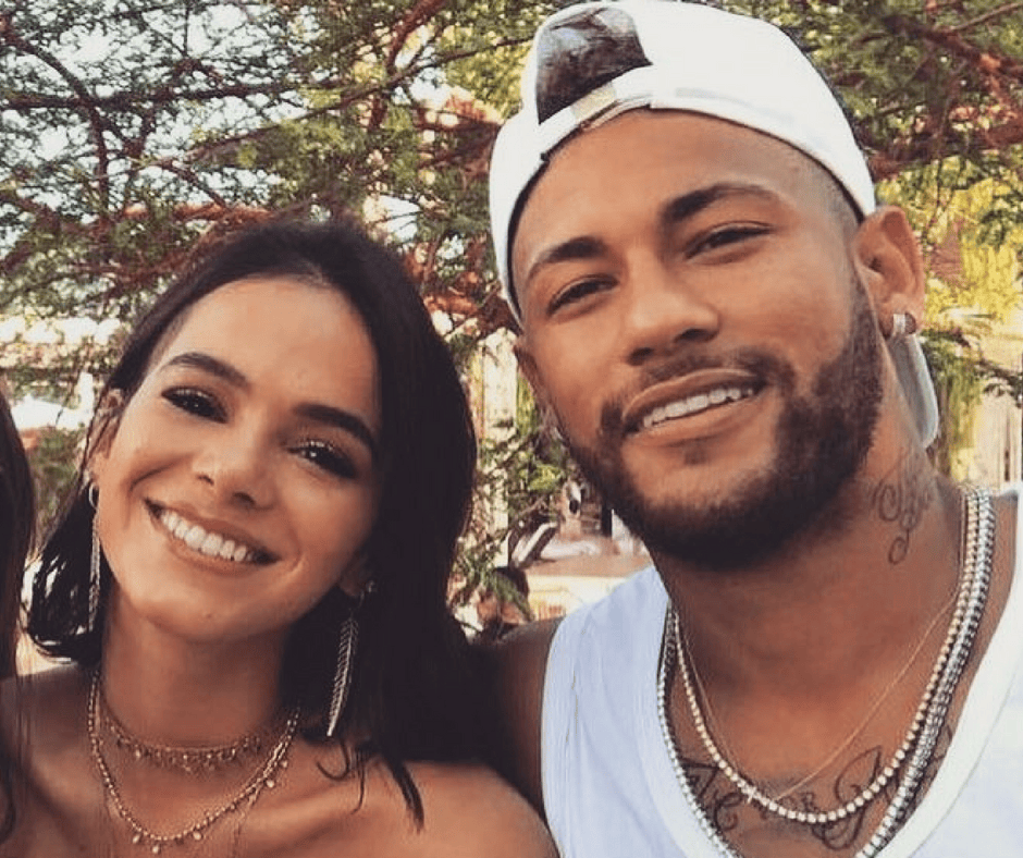 Neymar faz a surpresa mais fofa no aniversário de Bruna Marquezine