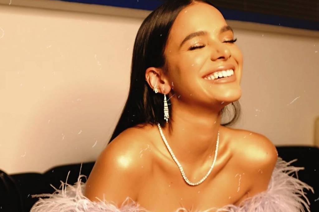 Vestido de penas da Bruna Marquezine foi o mais bonito do MTV MIAW 2019