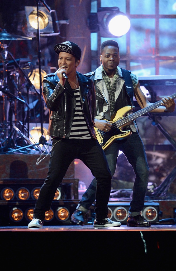 Bruno Mars confirma shows no Brasil em outubro