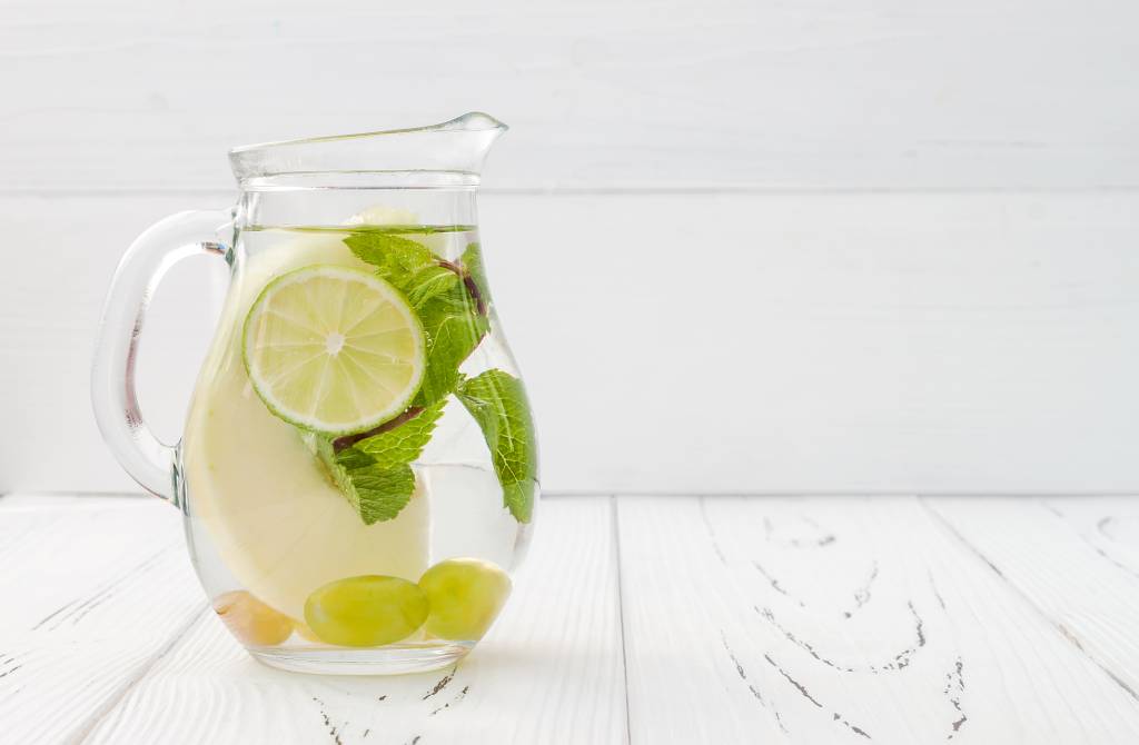 Água aromatizada Água aromatizada