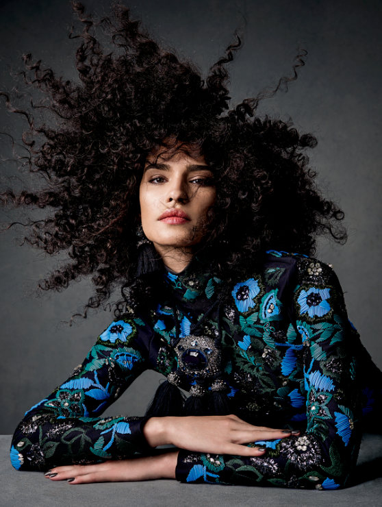 Vitaminas e cuidados: um guia milagroso para salvar os seus cachos