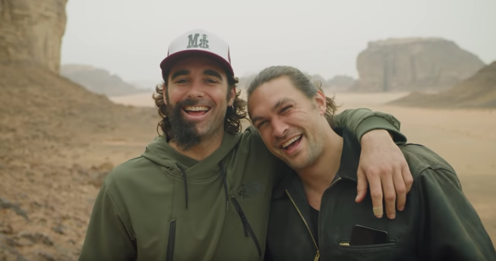 Jason Momoa tira a barba sete anos após cultivá-la por causa nobre contra uso excessivo de plásticos Jason Momoa tira a barba sete anos após cultivá-la por causa nobre contra uso excessivo de plásticos