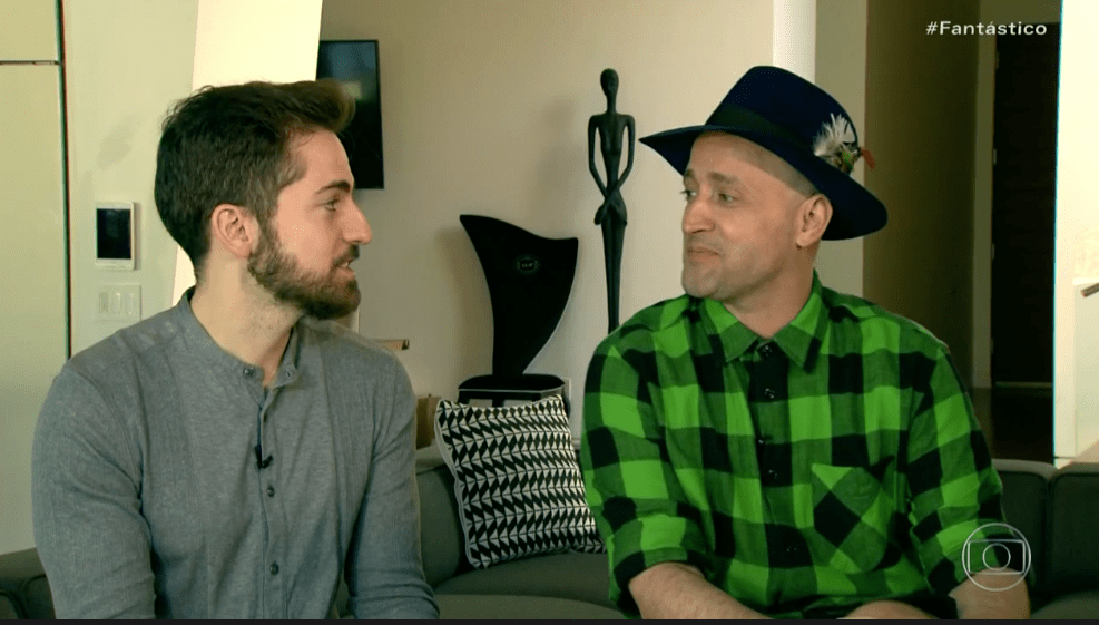 Paulo Gustavo e Thales Bretas mostram o rosto dos filhos pela primeira vez