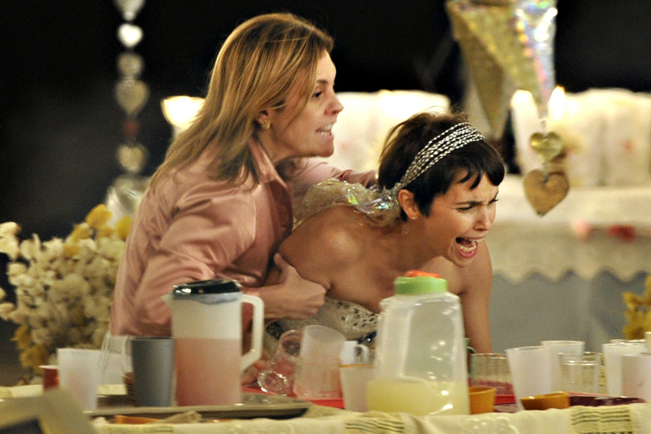 Cinco anos após ‘Avenida Brasil’, Carminha e Nina se reencontram