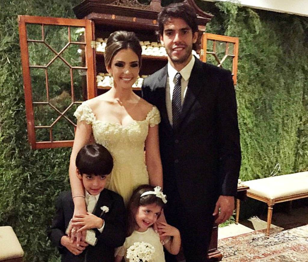 Carol Celico, Kaká e os filhos aparecem felizes  em casamento