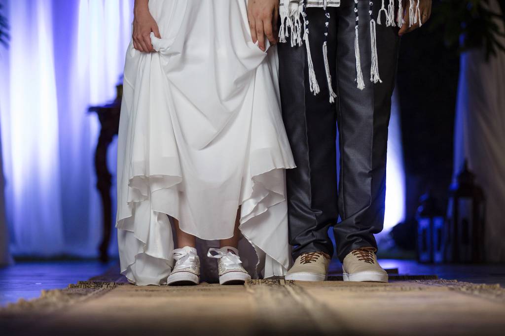 Casais de diferentes religiões contam como é uma cerimônia não-católica casamento-judaico-tenis-estudio-lumi