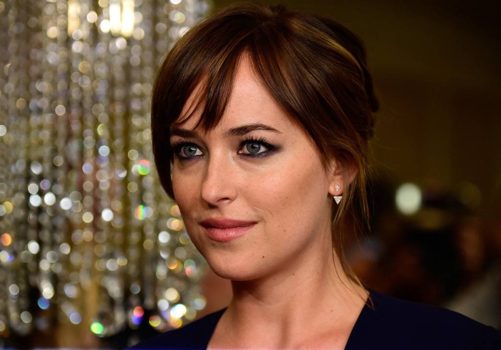Dakota Johnson ficou com medo de trabalhar com diretor de “Cinquenta Tons mais Escuros”