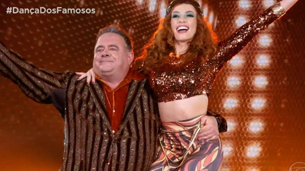 Faustão quebra protocolo e “dá nota” em estreia no Dança dos Famosos 2018