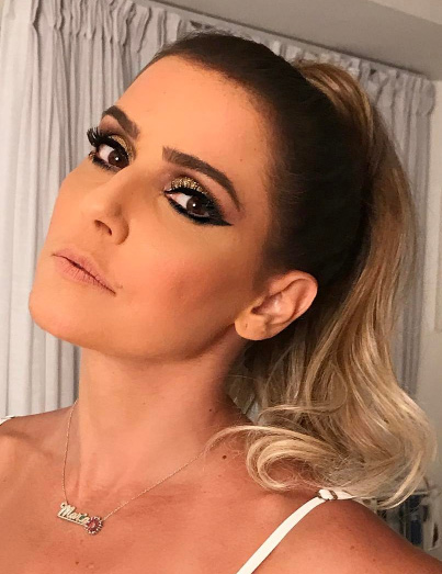 Deborah Secco com beleza de Lucas Vieira Deborah Secco com beleza de Lucas Vieira