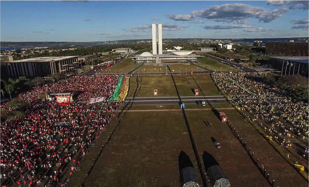 Democracia em Vertigem Democracia em Vertigem
