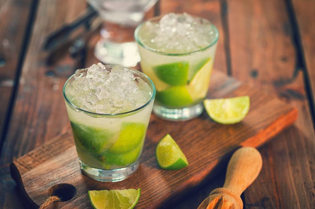 Siga estas 6 dicas e faça a caipirinha mais perfeita da sua vida