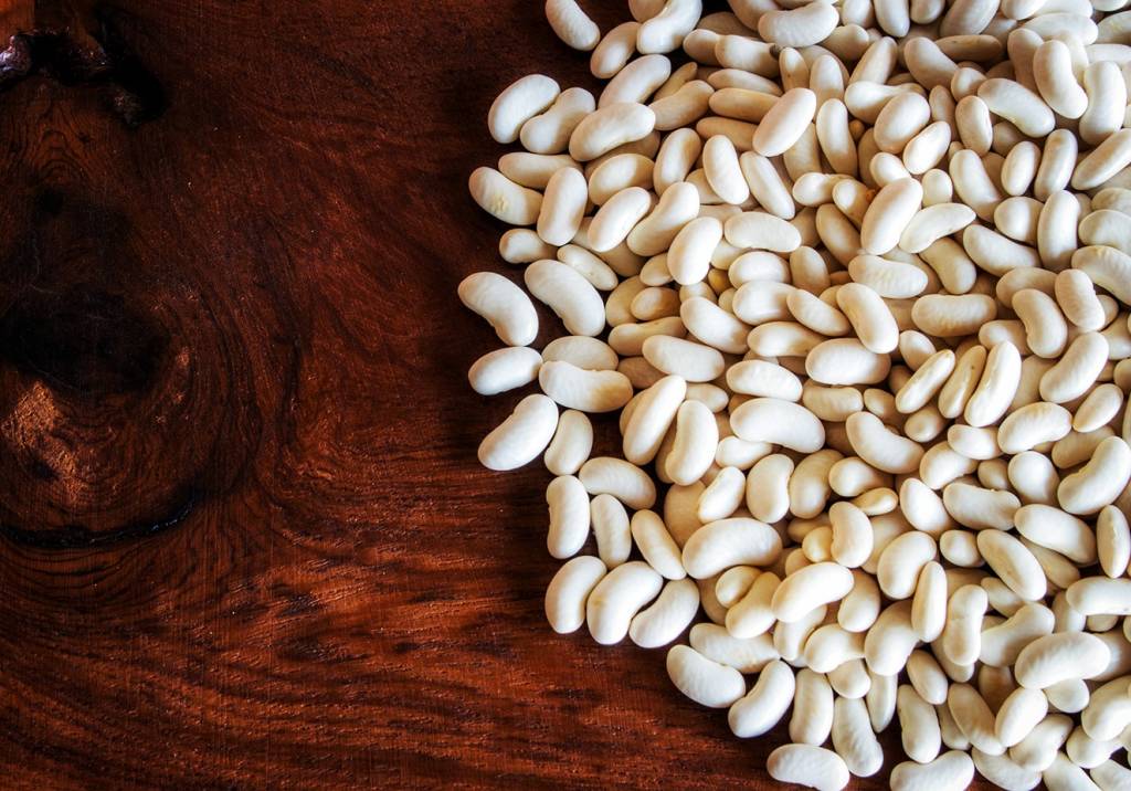 A farinha de feijão-branco reduz a absorção de açúcar e ajuda a emagrecer