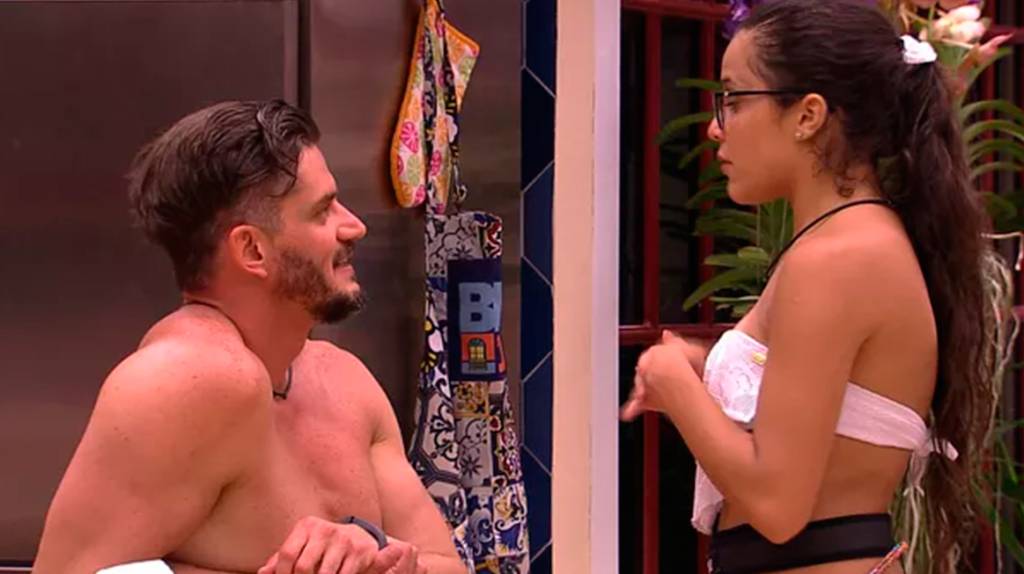 emilly-da-toco-em-marcos-bbb17